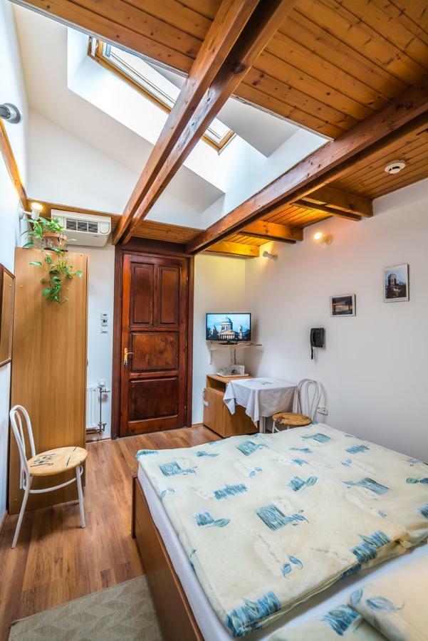 Hotel Szent Kristof Panzio Ostřihom Exteriér fotografie