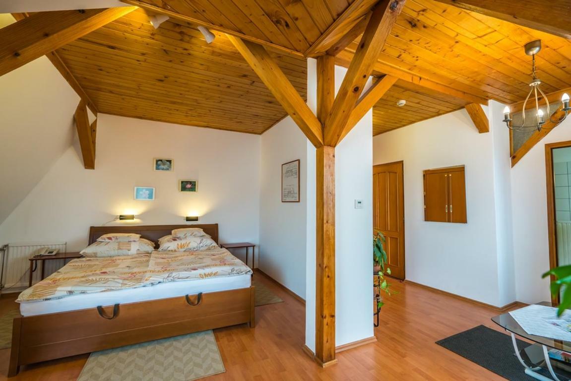 Hotel Szent Kristof Panzio Ostřihom Exteriér fotografie