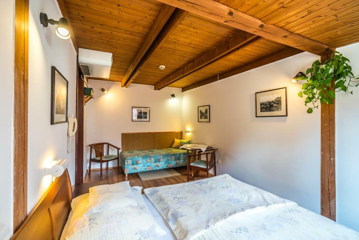Hotel Szent Kristof Panzio Ostřihom Exteriér fotografie